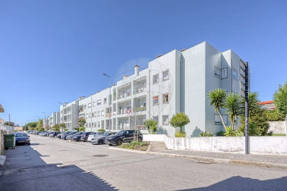 Apartamento T2 para Venda em Canelas