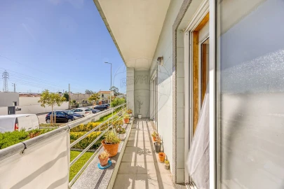 Apartamento T2 para Venda em Canelas