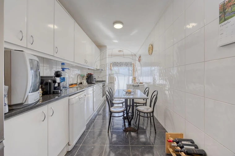 Apartamento T2 para Venda em Canelas Foto 7