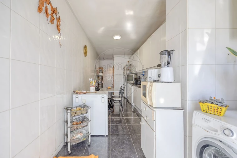 Apartamento T2 para Venda em Canelas Foto 8