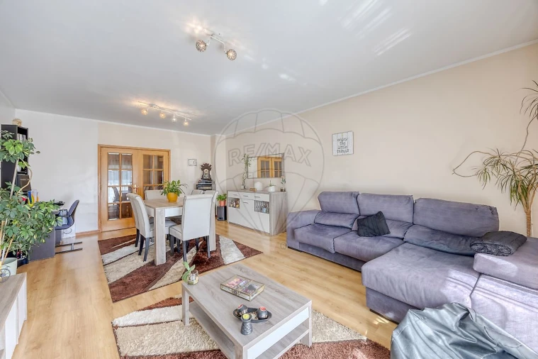 Apartamento T2 para Venda em Canelas Foto 4