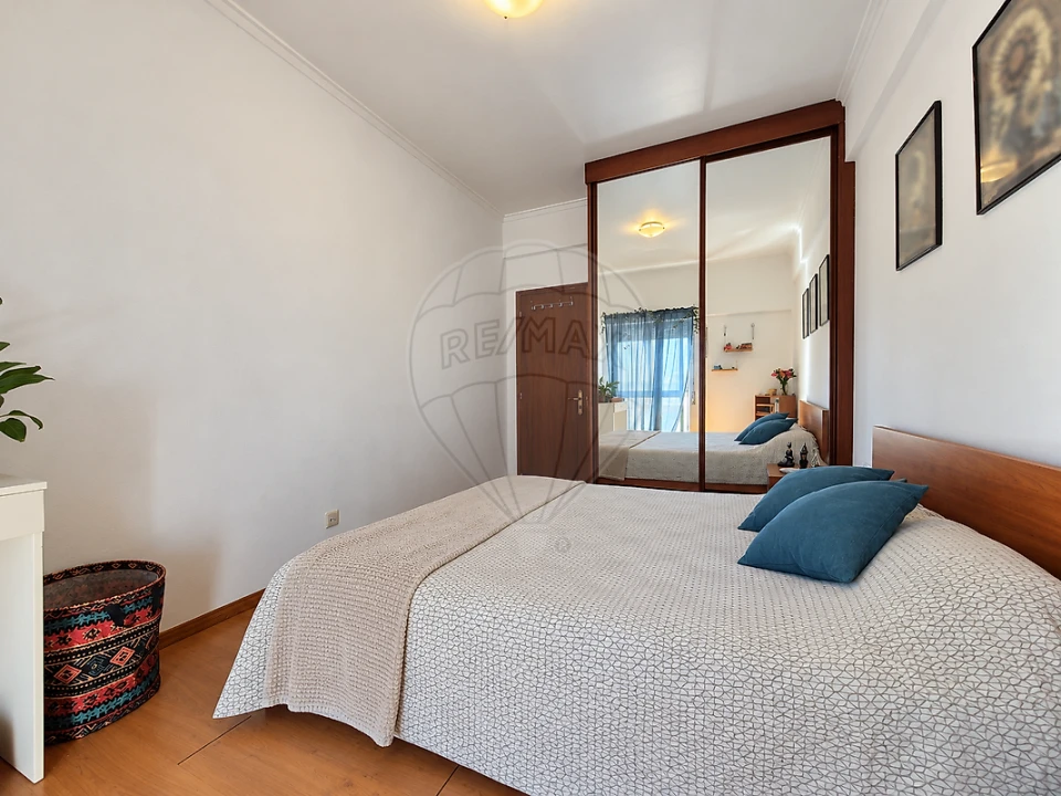 Apartamento T2 para Venda em Póvoa de Santa Iria e Forte da Casa Foto 2