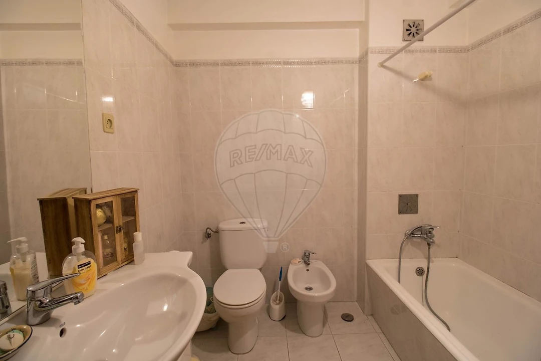 Apartamento T4 para Venda em Almada, Cova da Piedade, Pragal e Cacilhas Foto 15
