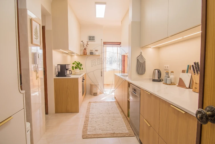 Apartamento T4 para Venda em Almada, Cova da Piedade, Pragal e Cacilhas Foto 9