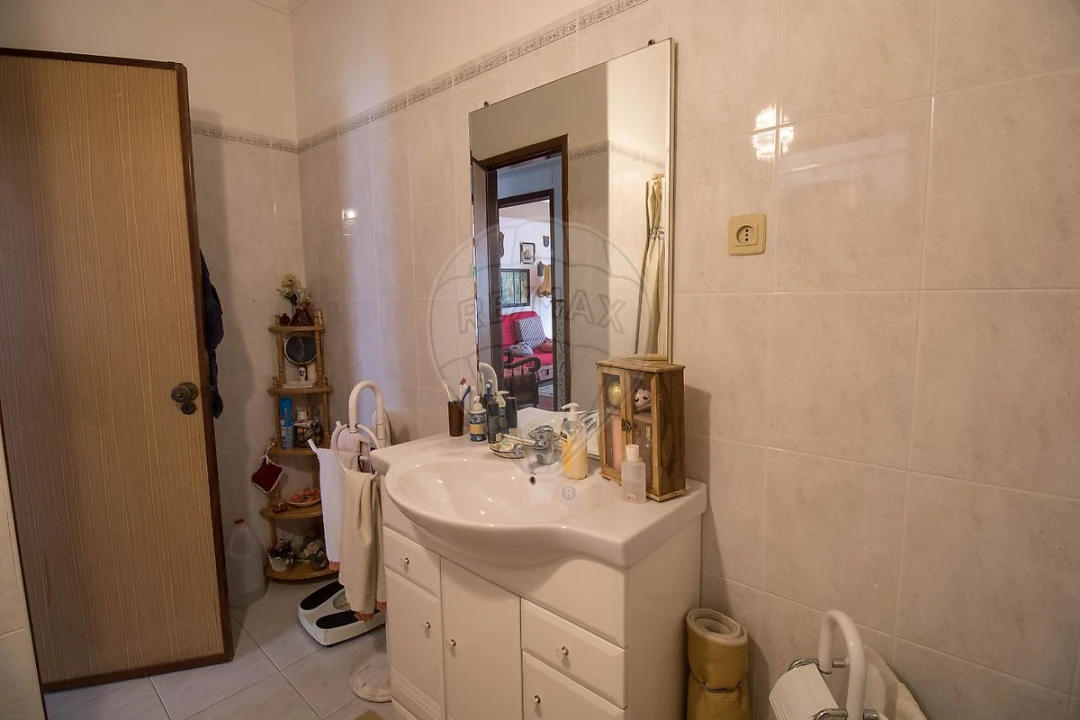 Apartamento T4 para Venda em Almada, Cova da Piedade, Pragal e Cacilhas Foto 16