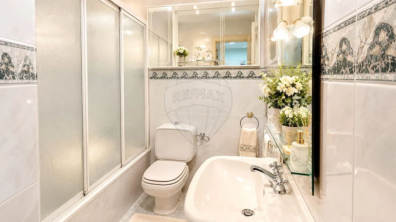 Apartamento T3 para Venda em Mafamude e Vilar do Paraíso Foto 17