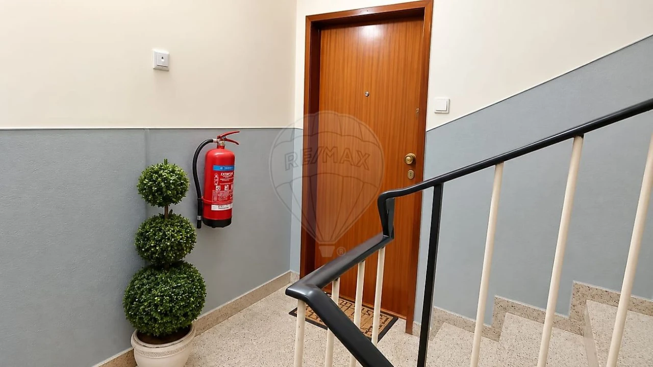 Apartamento T3 para Venda em Mafamude e Vilar do Paraíso Foto 3