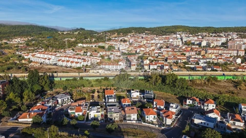 Moradia T4 para Venda em Alverca do Ribatejo e Sobralinho