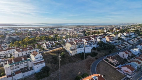 Moradia T4 para Venda em Alverca do Ribatejo e Sobralinho