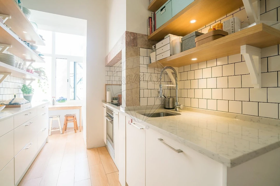 Apartamento T3 para Arrendamento em Campo de Ourique Foto 9