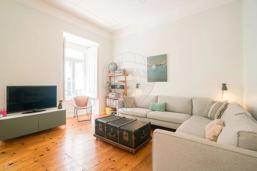 Apartamento T3 para Arrendamento em Campo de Ourique Foto 2