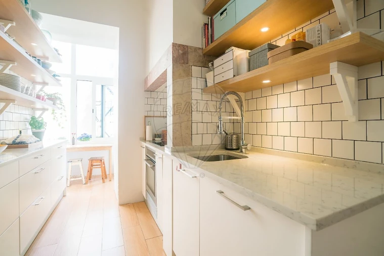 Apartamento T3 para Arrendamento em Campo de Ourique Foto 9