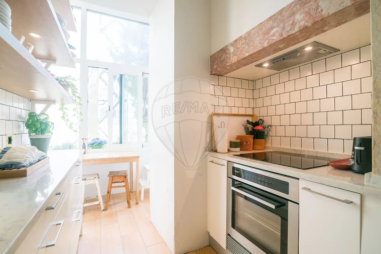 Apartamento T3 para Arrendamento em Campo de Ourique Foto 8