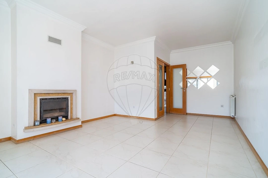 Apartamento T2 para Venda em Tavarede Foto 8