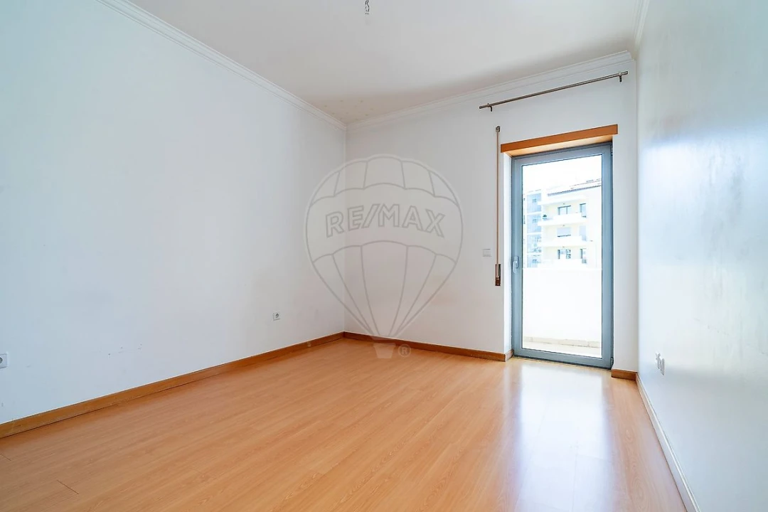 Apartamento T2 para Venda em Tavarede Foto 18