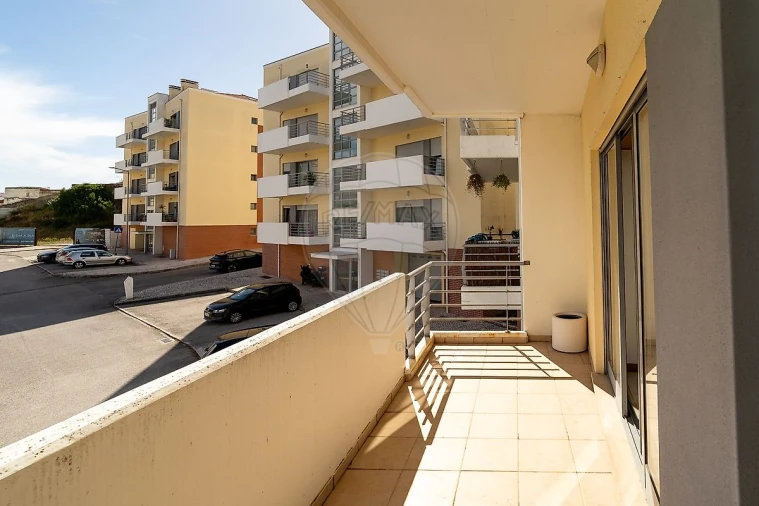 Apartamento T2 para Venda em Tavarede Foto 3