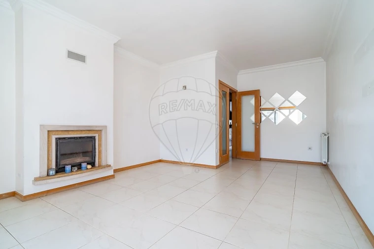 Apartamento T2 para Venda em Tavarede Foto 8