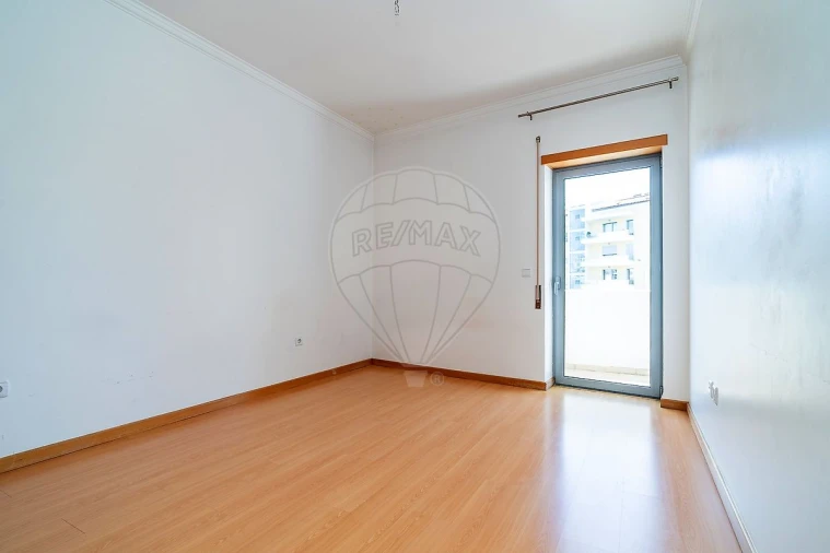 Apartamento T2 para Venda em Tavarede Foto 18
