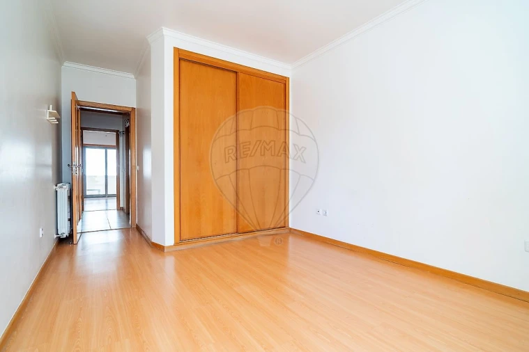 Apartamento T2 para Venda em Tavarede Foto 17