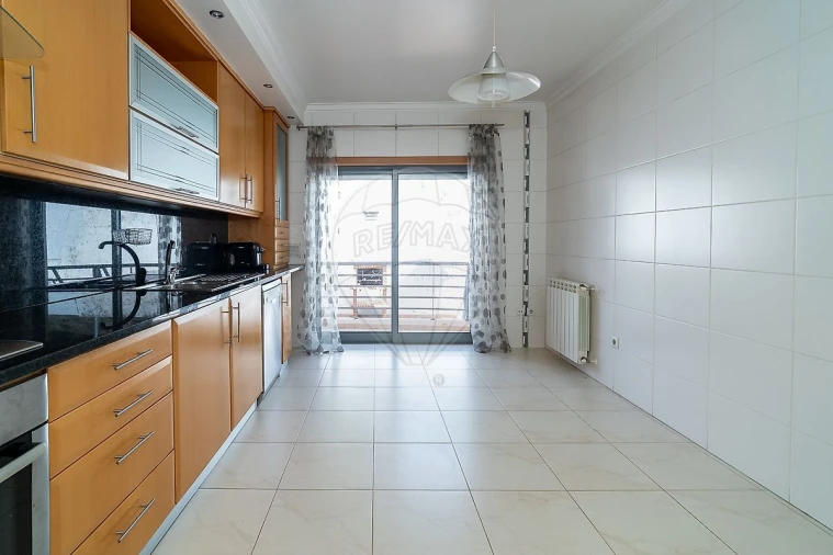 Apartamento T2 para Venda em Tavarede Foto 11
