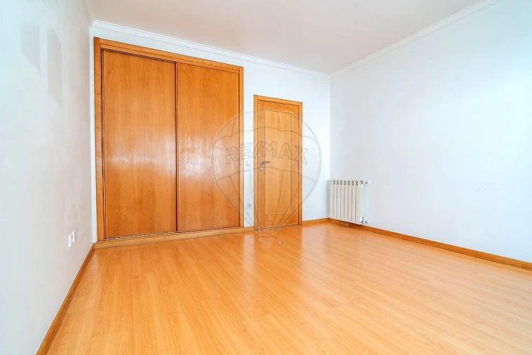Apartamento T2 para Venda em Tavarede Foto 23