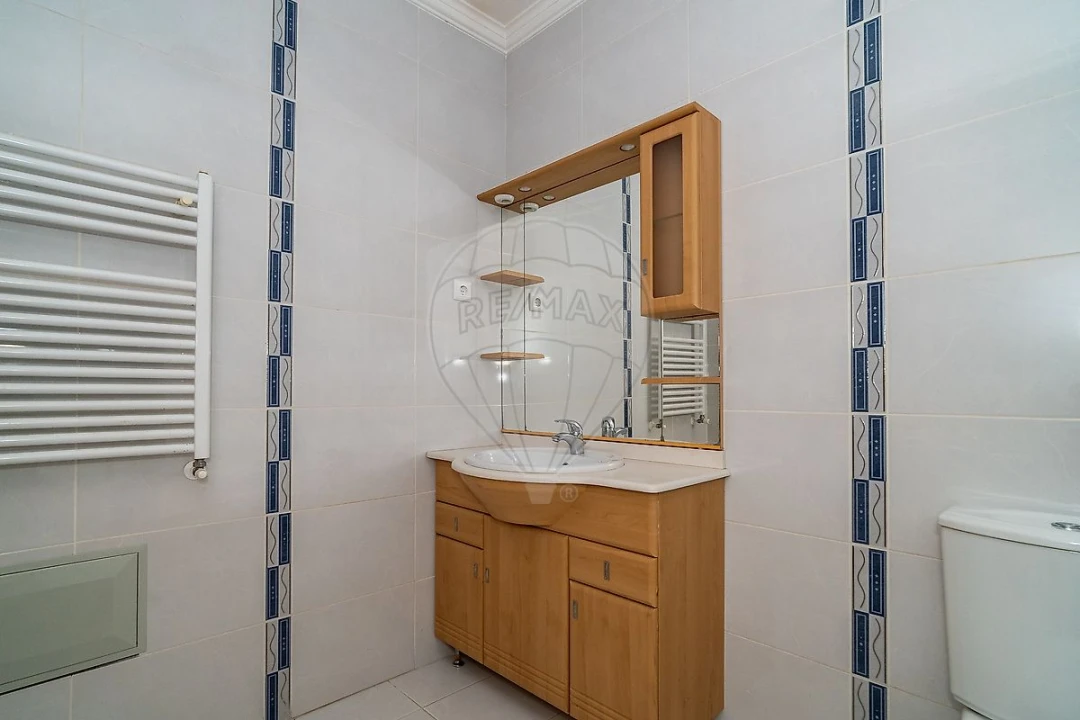 Apartamento T2 para Venda em Tavarede Foto 25