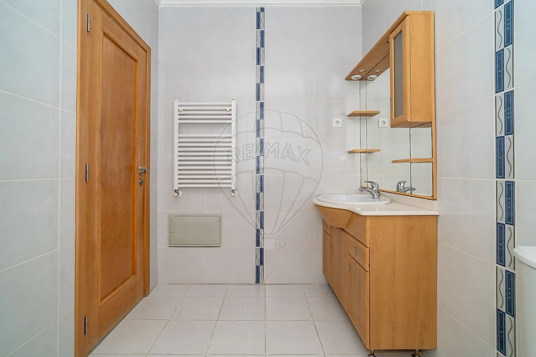 Apartamento T2 para Venda em Tavarede Foto 26