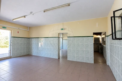 Negócio para Arrendamento em Antuzede e Vil de Matos