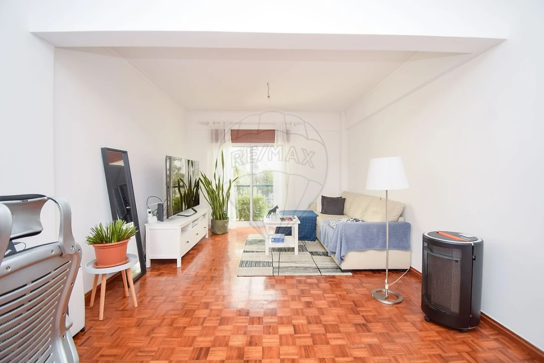 Apartamento T2 para Venda em Rio de Mouro Foto 3