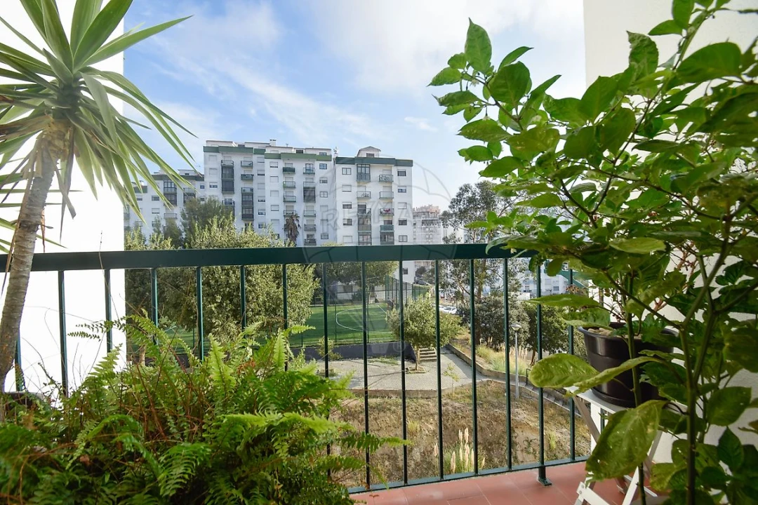Apartamento T2 para Venda em Rio de Mouro Foto 23