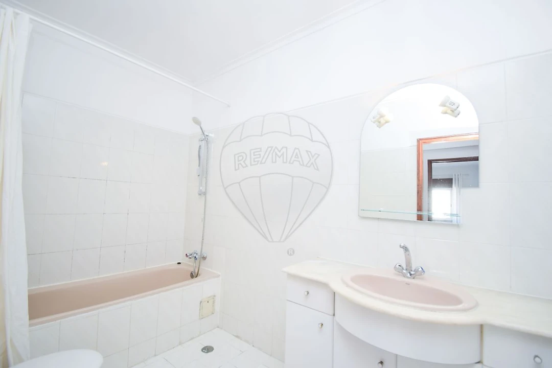 Apartamento T2 para Venda em Rio de Mouro Foto 22