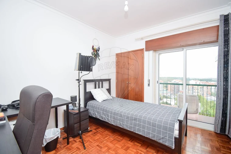 Apartamento T2 para Venda em Rio de Mouro Foto 8