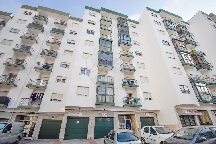 Apartamento T2 para Venda em Rio de Mouro Foto 25