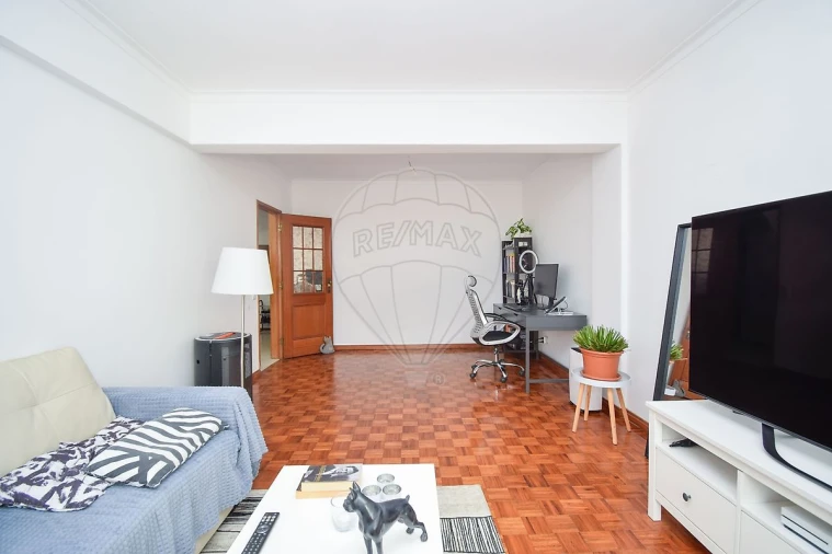 Apartamento T2 para Venda em Rio de Mouro Foto 5