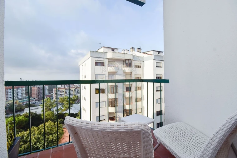 Apartamento T2 para Venda em Rio de Mouro Foto 10