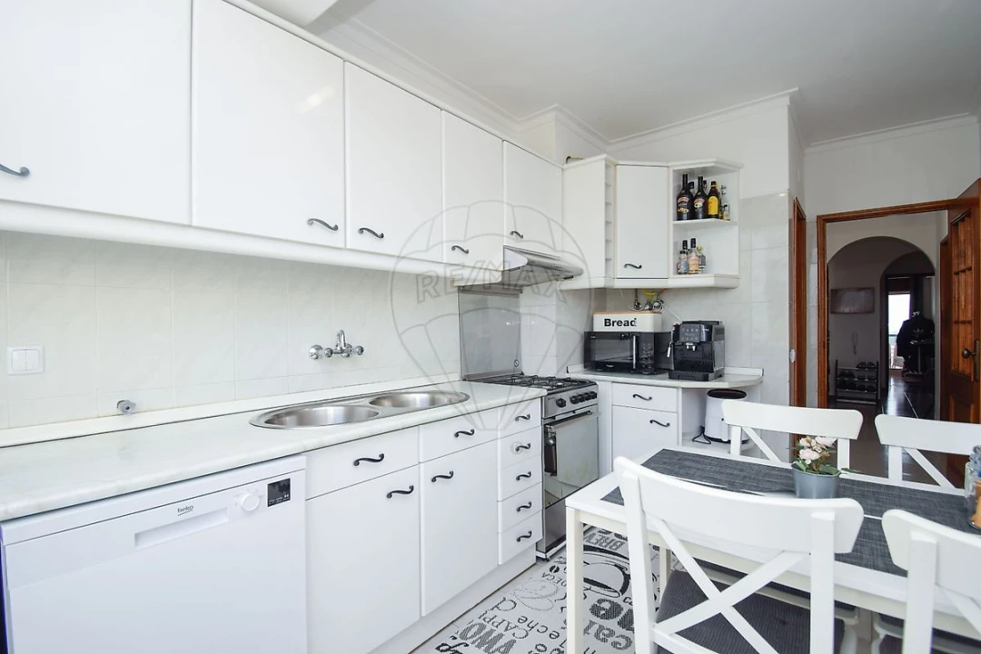 Apartamento T2 para Venda em Rio de Mouro Foto 20