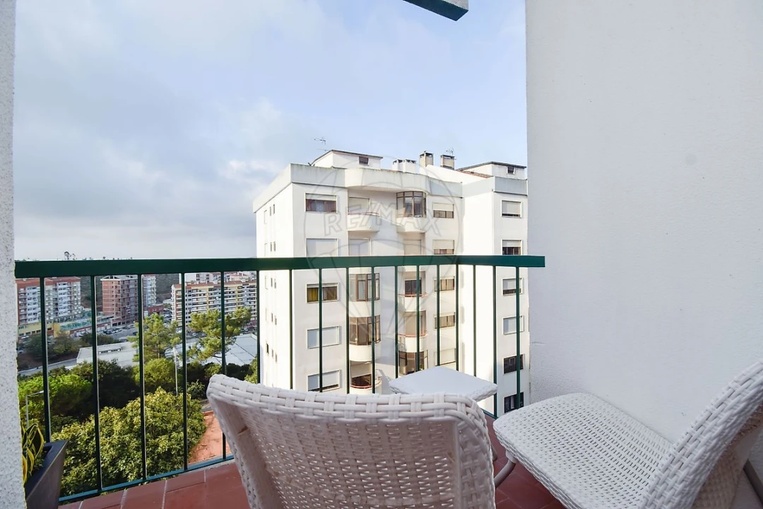 Apartamento T2 para Venda em Rio de Mouro Foto 10