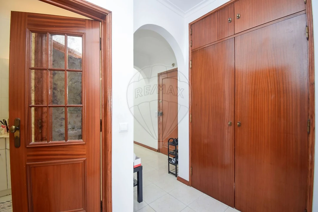 Apartamento T2 para Venda em Rio de Mouro Foto 13
