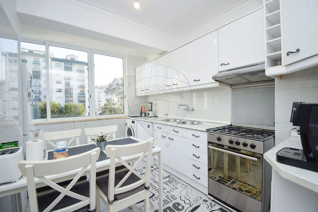 Apartamento T2 para Venda em Rio de Mouro Foto 18