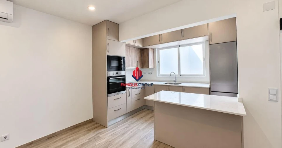 Apartamento T2 para Venda em Portimão Foto 3