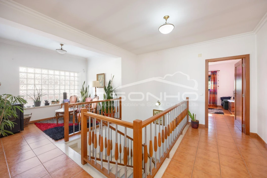 Moradia T5 para Venda em Maceira Foto 16