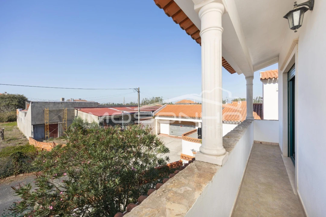 Moradia T5 para Venda em Maceira Foto 20