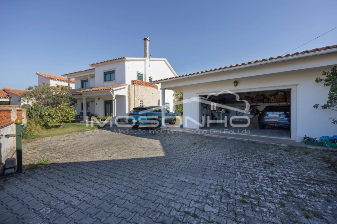 Moradia T5 para Venda em Maceira Foto 36