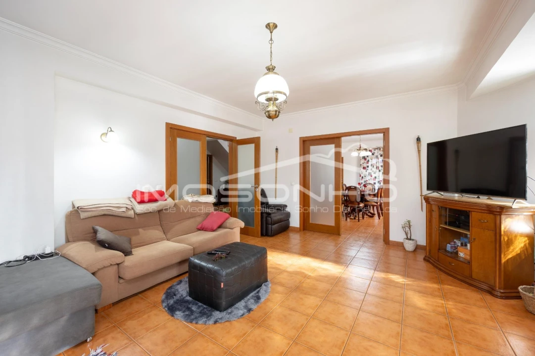 Moradia T5 para Venda em Maceira Foto 5