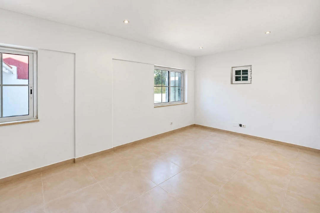 Moradia T4 para Venda em Alcabideche Foto 10