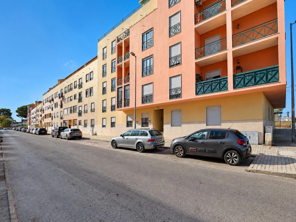 Apartamento T3 para Venda em Quinta do Conde Foto 1