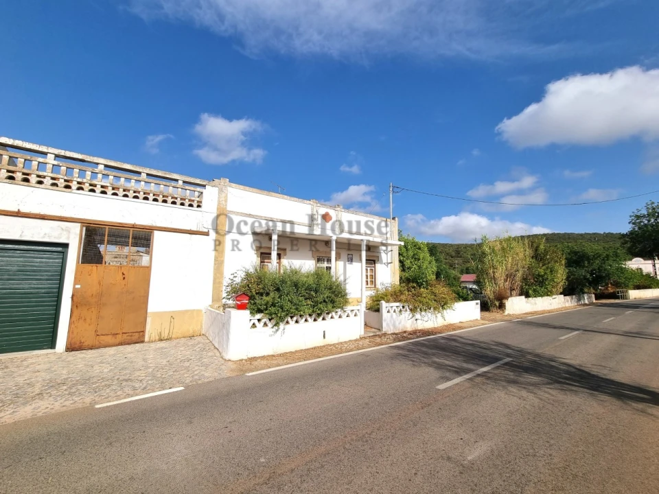 Moradia T4 para Venda em Loule (São Sebastião) Foto 1