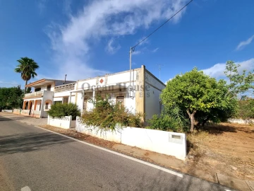 Moradia T4 para Venda em Loule (São Sebastião)