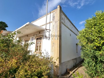 Moradia T4 para Venda em Loule (São Sebastião)