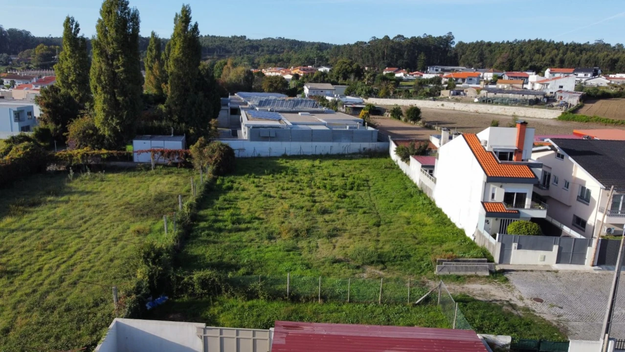 Terreno para Venda em Castêlo da Maia Foto 1